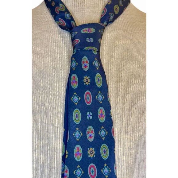 Yves Saint Laurent Men’s 100% Silk Necktie - Picture 4 of 9